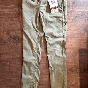 686 EVERYWHERE FEATHERLIGHT CHINO PANT - SLIM FIT 32-32 Ivy